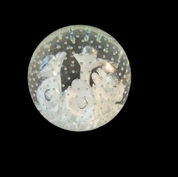 Joe St.Clair Trumpet Flower Paperweight - Picture 6 of 9